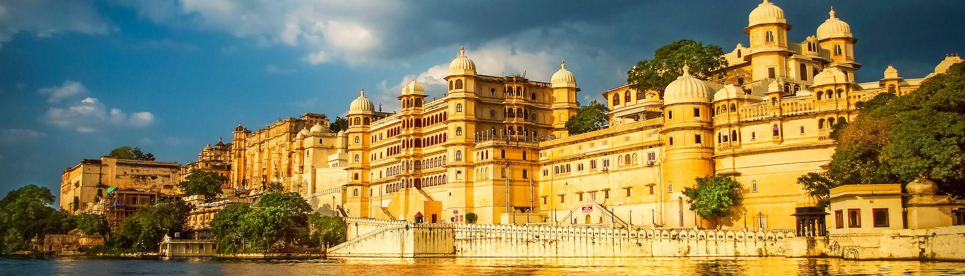 Stadtpalast in Udaipur |  Skouatroulio, iStockphoto.com / Chamleon