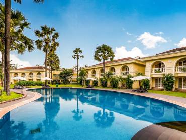 The Zuri White Sands |  Uditanshu, The Zuri White Sands / Chamleon