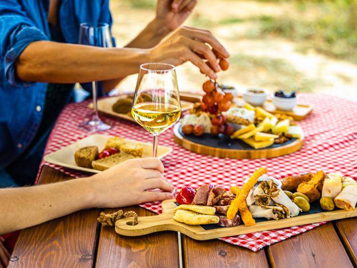 Traditionelles griechisches Essen |  Lambros Lyrarakis, Unsplash / Chamleon