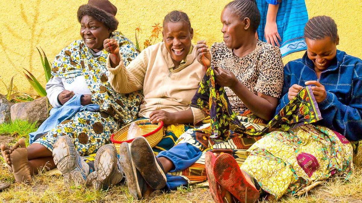 Diese Frauen haben Spa an ihrem Handwerk |  Hatari Lodge / Chamleon
