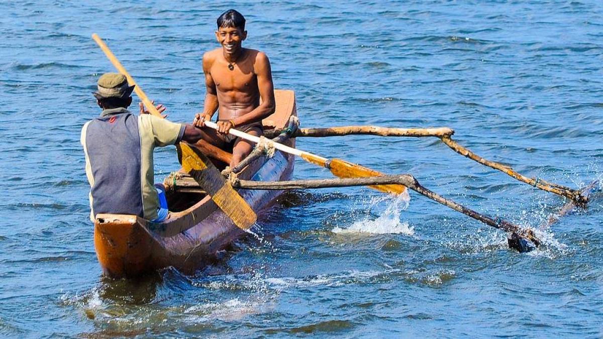 Fischer in ihrem Boot |  Udaya Wijesoma / Chamleon