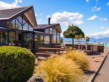 Godley Hotel |  Godley Hotel / Chamleon