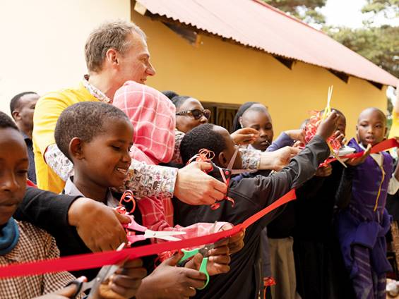 Erffnungsfeier fr das Mdchenhaus |  Stephan Auner, Chamleon