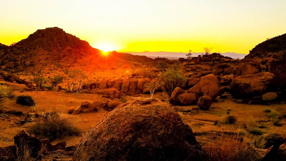 Sonnenuntergang im Erongo |  Susanne Schulz / Chamleon