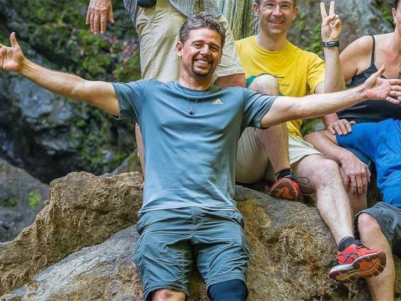 Wilhelm (links) mit Reisegruppe |  Chamleon