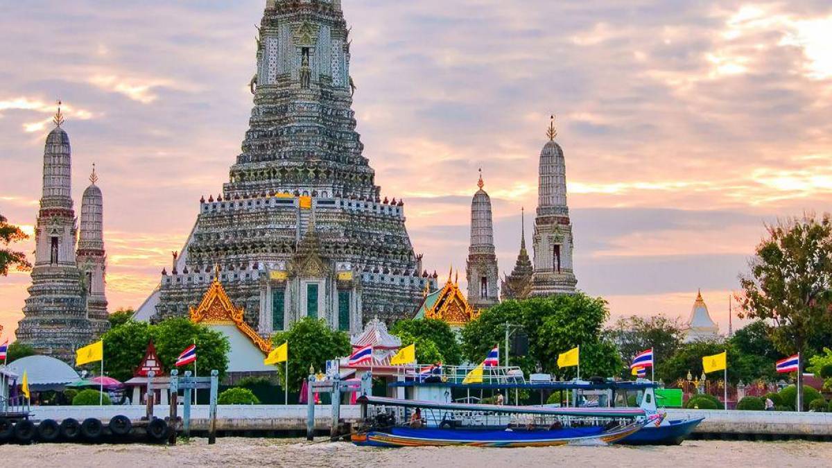 Wat Arun in Bangkok |  Exotissimo Travel Thailand / Chamleon