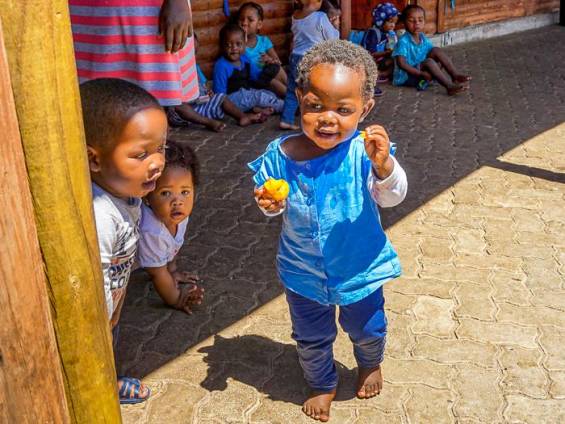 Neugierige Kinder |  Klaus Hansen / Chamleon