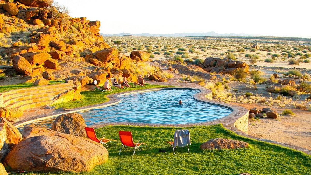 Canyon Lodge |  Judy & Scott Hurd, Gondwana Collection / Chamleon