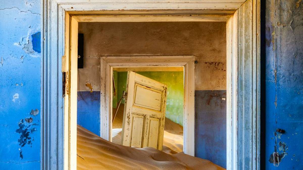 Verlassenes Haus in Kolmanskop |  Justin Reznick, iStockphoto.com / Chamleon