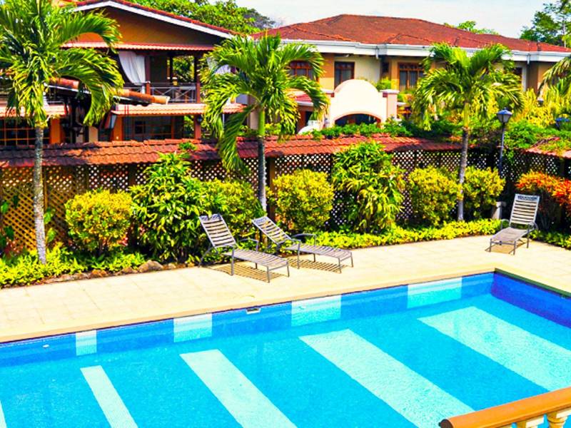 El Rodeo Country Inn |  El Rodeo Country Inn / Chamleon