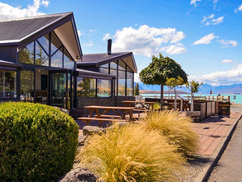 Godley Hotel |  Godley Hotel / Chamleon