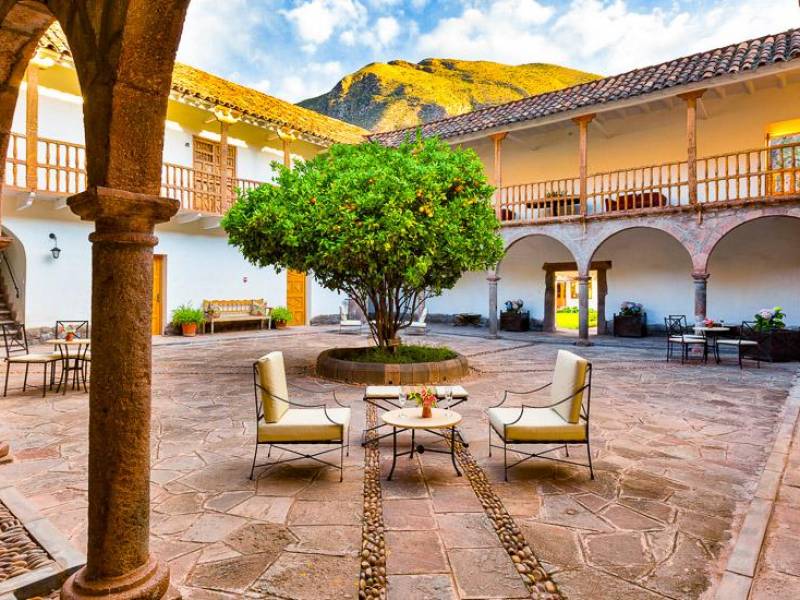 La Casona De Yucay |  David Luis Mendoza Valdivia, La Casona De Yucay / Chamleon