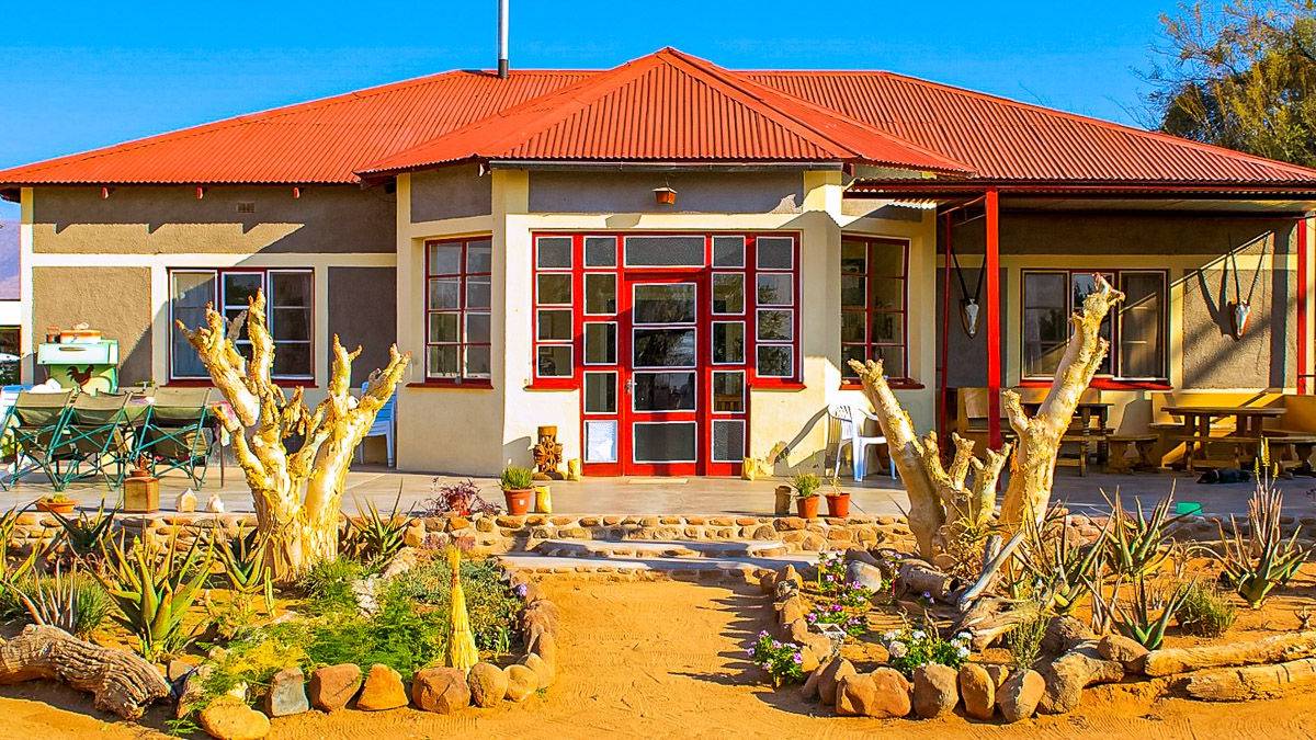 Gstefarm Omandumba |  Peter Pack, Packsafari / Chamleon