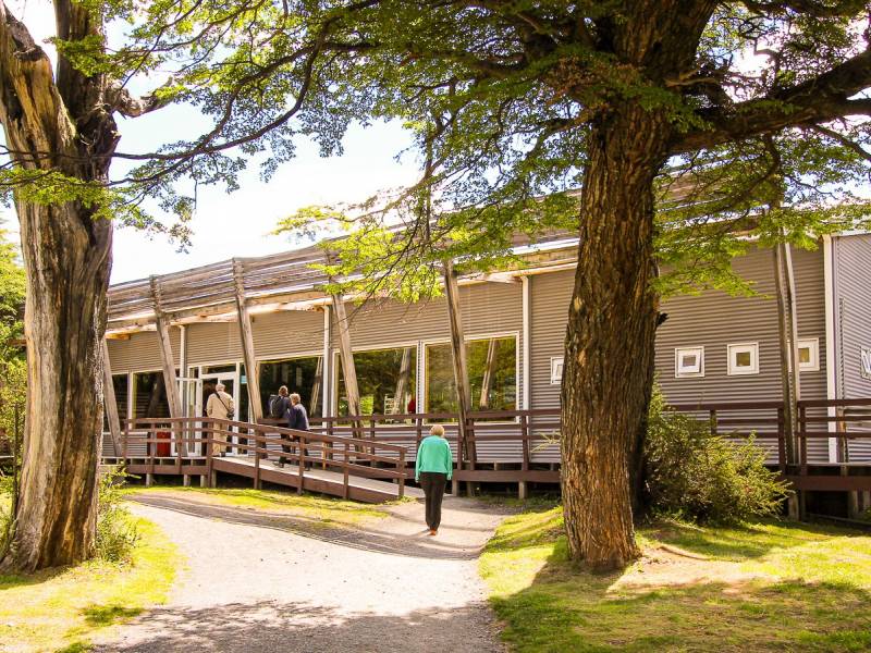 Hotel Lago Grey |  Nicole Dnow / Chamleon