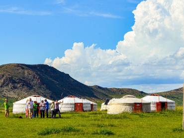 Jurtencamp der Nomadengemeinde Gurwanbulag |  Gurvanbulag Community Eco Camp / Chamleon