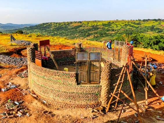 Erste Gebude entstehen |  SINA / Chamleon