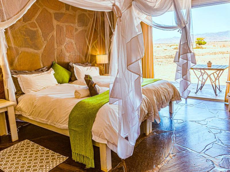 Elegant Desert Lodge |  Markus Oblnder, Elegant Desert Lodge / Chamleon