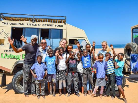 Auf Entdeckungsreise Living-Desert-Tour |  Tangeni Shilongo Namibia / Chamleon