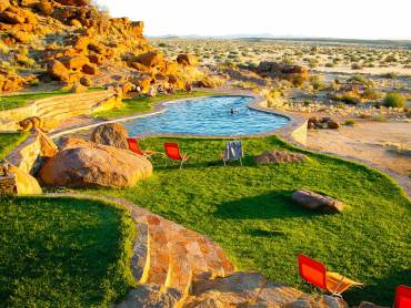 Canyon Lodge |  Judy & Scott Hurd, Gondwana Collection / Chamleon