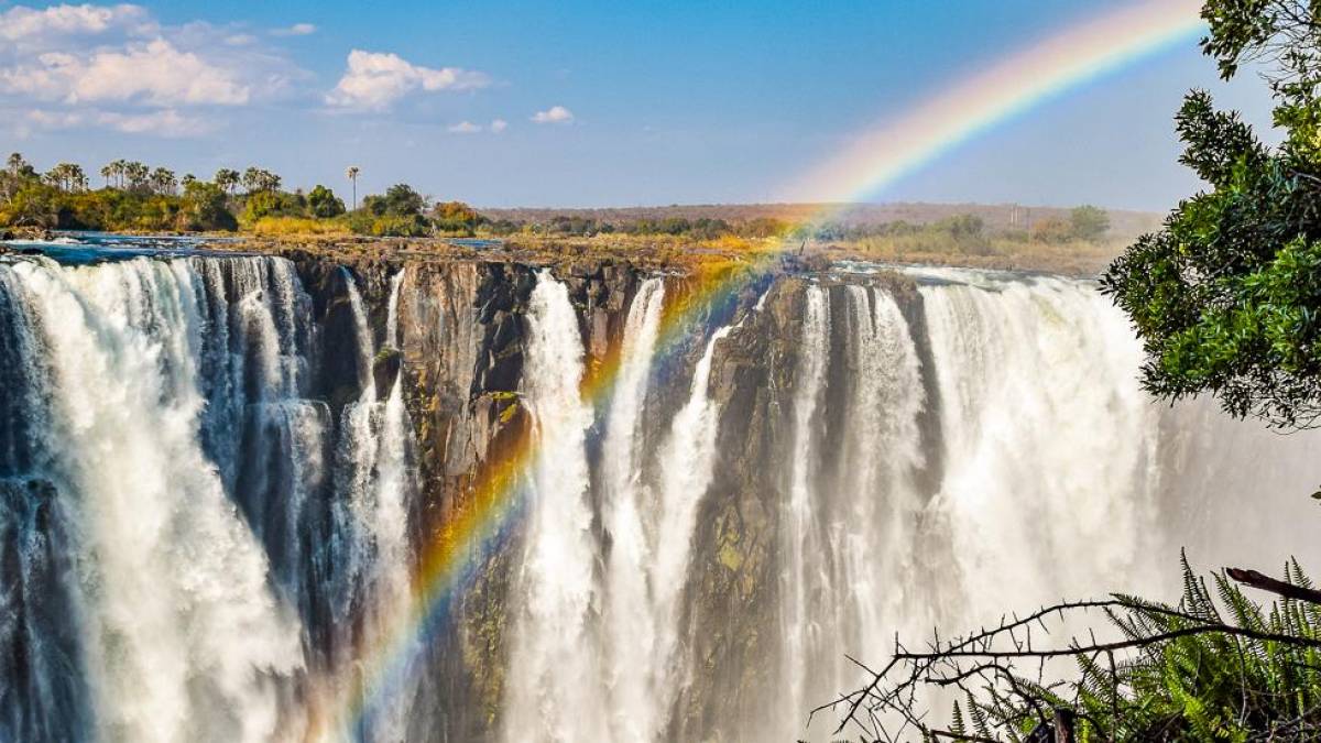 Regenbogen ber den Victoriafllen |  Stefanie Meier-Lehner / Chamleon