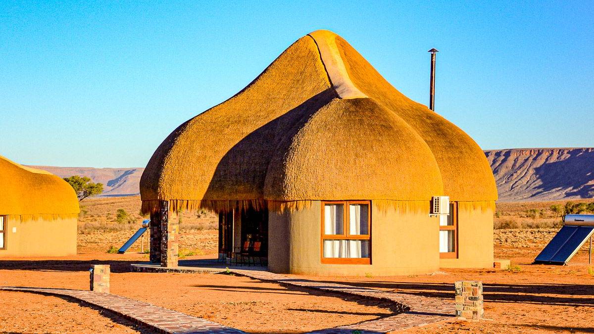 We Kebi Safari Lodge |  Carsten von Lttwitz, Pack Safari / Chamleon