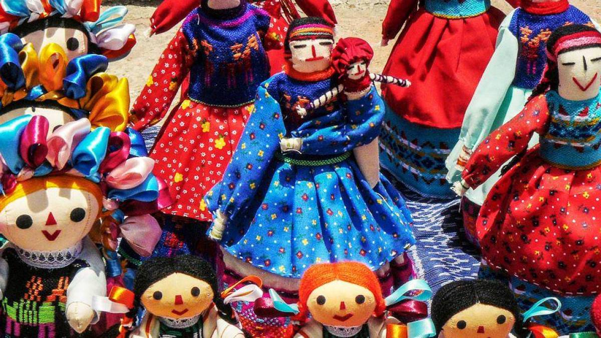 Mexikanische Puppen auf Indianermarkt |  Tierra Maya Tours / Chamleon