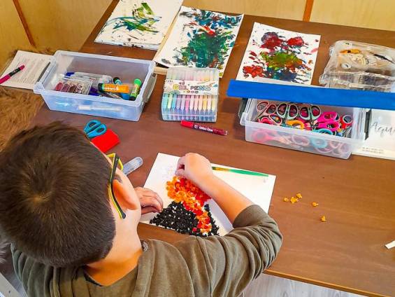 Maltherapie fr traumatisierte Kinder |  Fortuna hilft e.V. / Chamleon