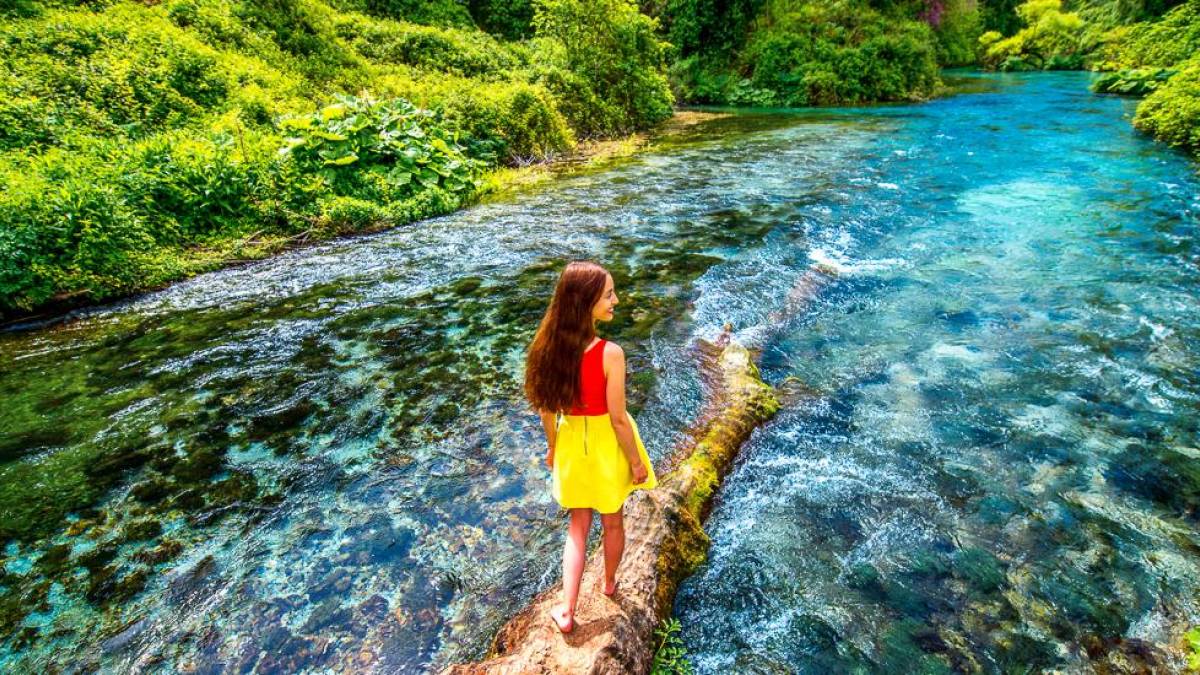 Blue Eye, eine Karstquelle bei Ksamil |  MacSun Travel Skopje / Chamleon