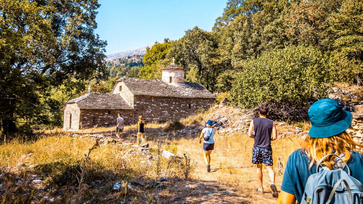 Albanien ALBANIA: Go Your Own Way