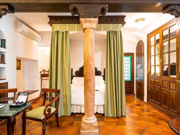 Soho Boutique Palacio San Gabriel in Ronda |  Soho Boutique Palacio San Gabriel / Chamleon