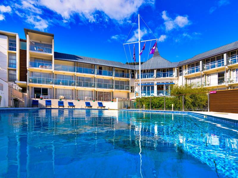 Picton Yacht Club Hotel |  Picton Yacht Club Hotel / Chamleon
