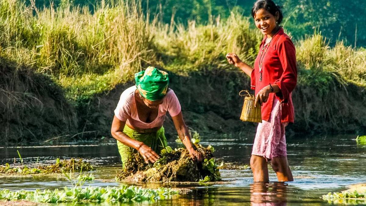 Frauen am Fluss |  Sabine vom Bovert / Chamleon
