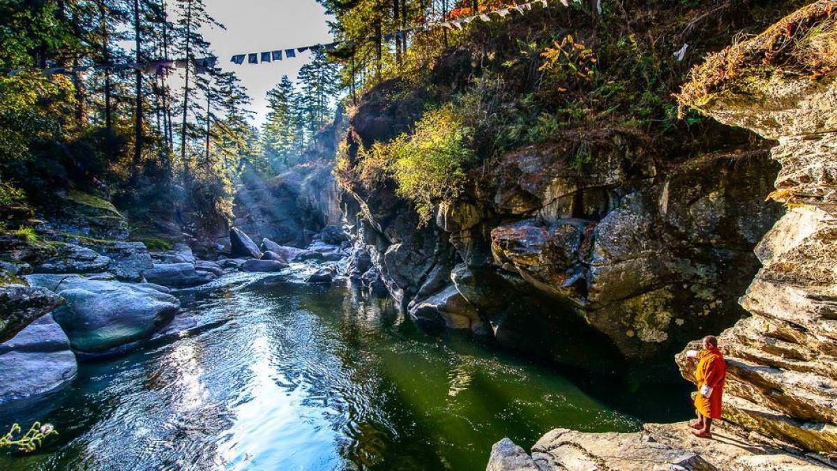 Brennender See im Tang-Tal |  Kai-Uwe Kuechler / Chamleon