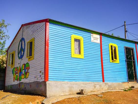 Ein buntes Haus fr Kinder |  Susanne Schulz / Chamleon