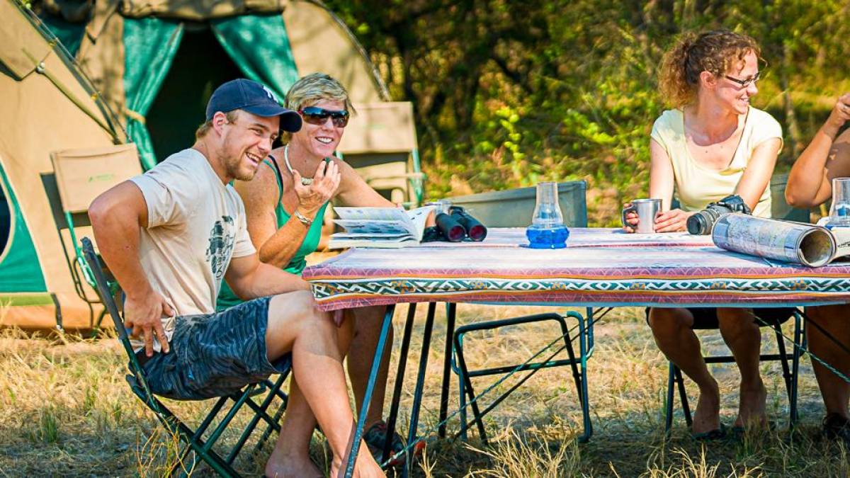 Tourplanung im Camp |  Bush Ways Safaris / Chamleon