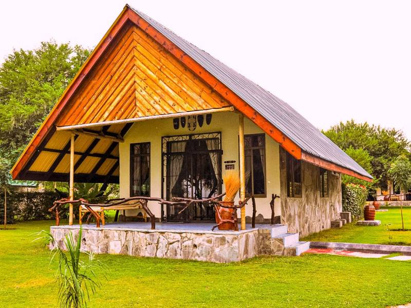 Serenity on the Lake Resort |  Serenity on the Lake Resort / Chamleon