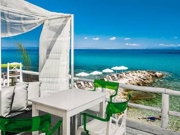 White Suites |  George Kallinis, White Suites / Chamleon