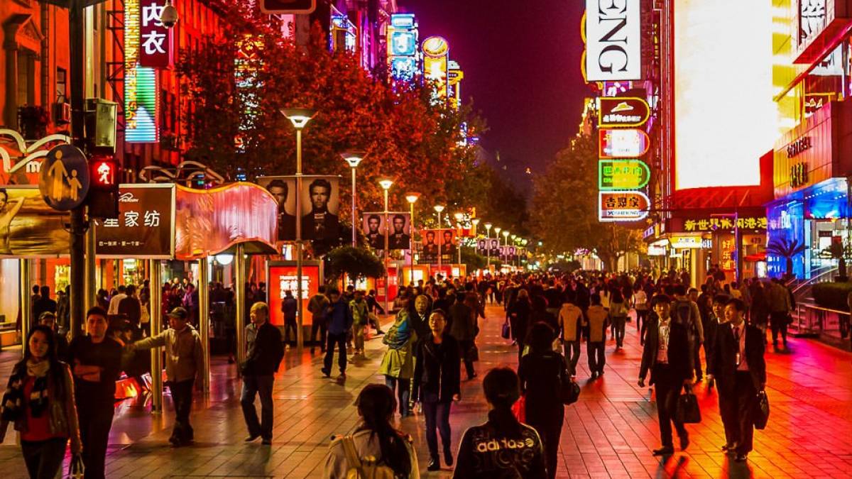 Abends in Shanghai |  Hannes Schleicher / Chamleon