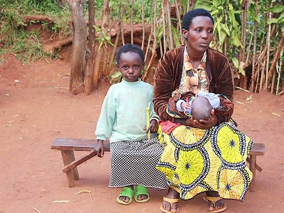 Frau mit Ihren Kindern |  Kwizera e.V.