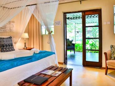 Bayete Guest Lodge |  Bayete Guest Lodge / Chamleon