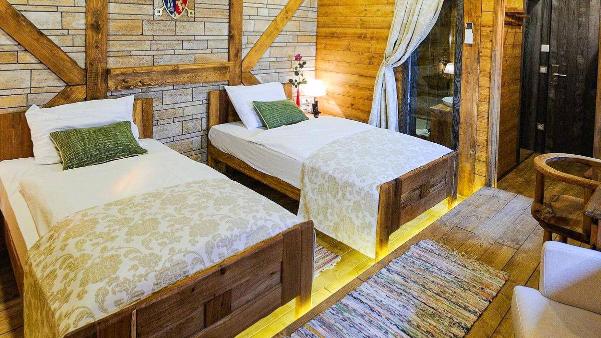 Hotel Ethno Houses |  Studio Gec, Hotel Ethno Houses / Chamleon