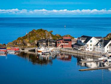 Hamn i Senja |  Kodiak Photography, Hamn i Senja / Chamleon