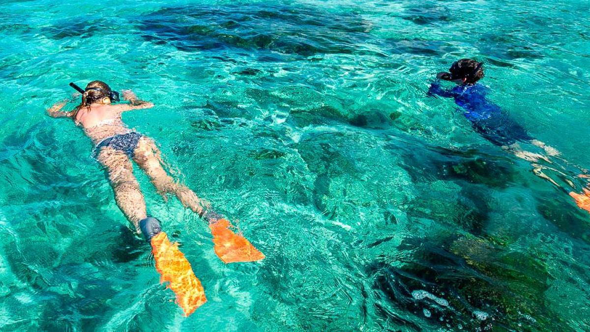 Schnorcheln im kristallklaren Wasser |  Ross Eason, Fiji Hideaway Resort / Chamleon