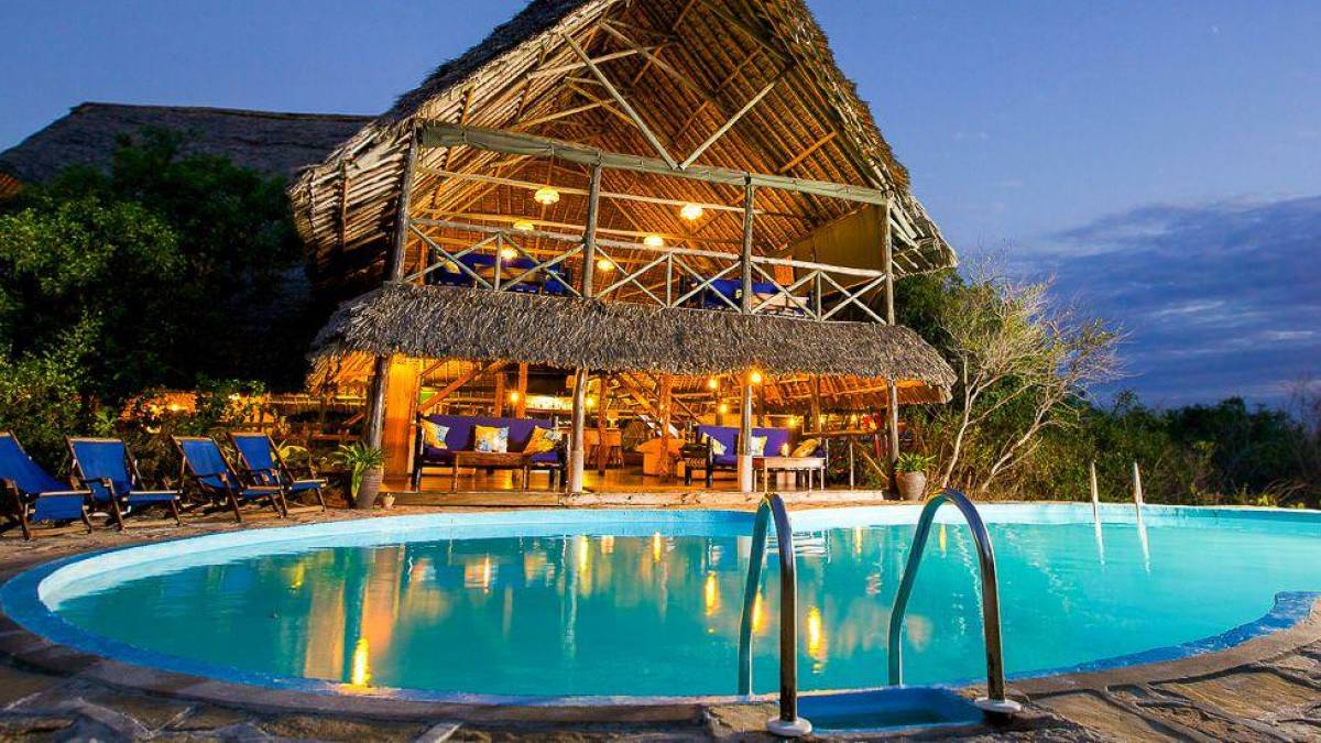 Abend am Pool auf Lazy Lagoon Island |  Niels van Gijn, Foxes Safari Camps / Chamleon