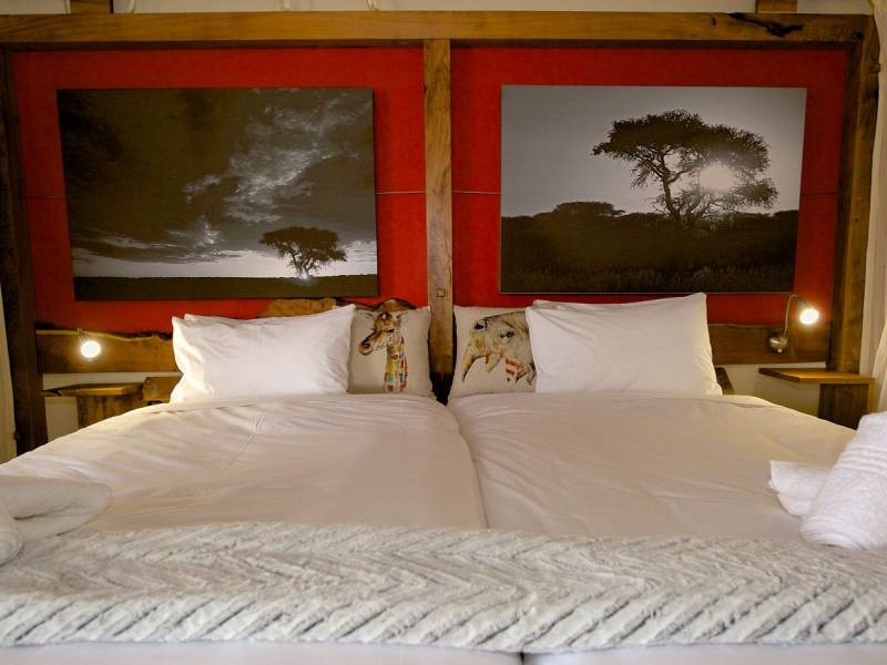 Onjala Lodge Bungalow |  Peter Pack, Pack Safari / Chamleon