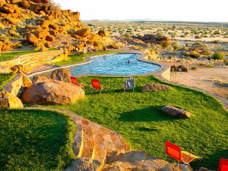 Canyon Lodge |  Judy & Scott Hurd, Gondwana Collection / Chamleon