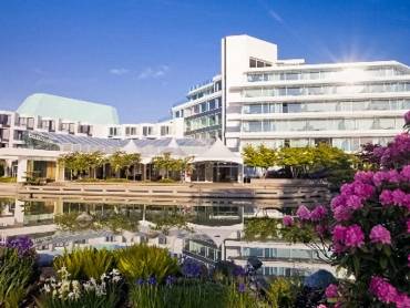 Inn at Laurel Point |  Inn at Laurel Point / Chamleon