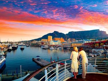 Ausblick auf Waterfront und Tafelberg in Kapstadt