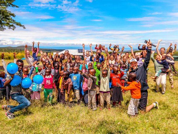 Menschen einen Zukunft schenken |  Leonard Lehne / Chamleon