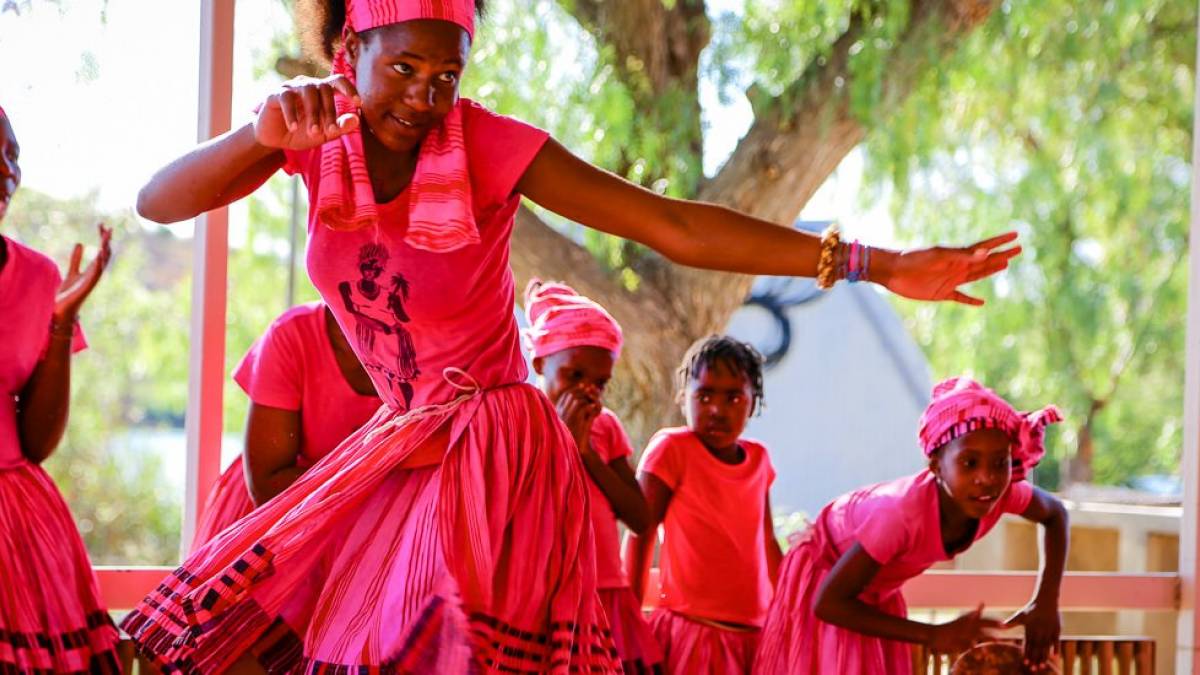 Mdchen aus Tanzgruppe |  Norbert Hentges / Chamleon